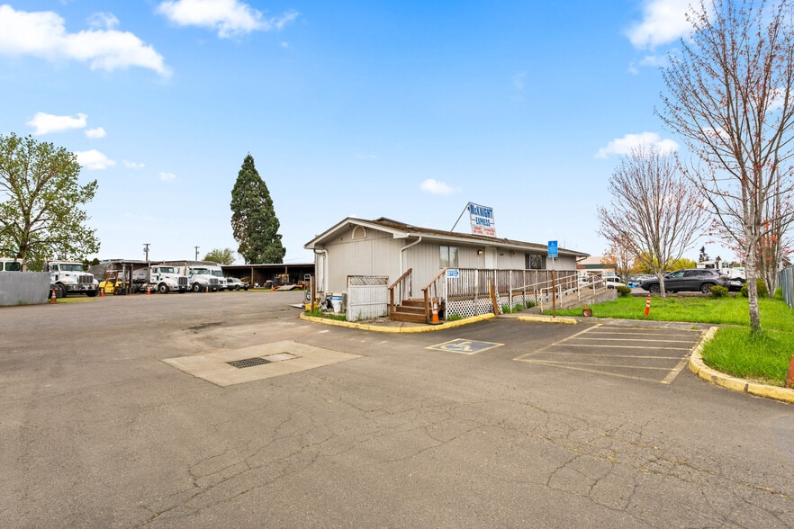More Photos Of 3894 Roosevelt Blvd, Eugene Industrial For Sale