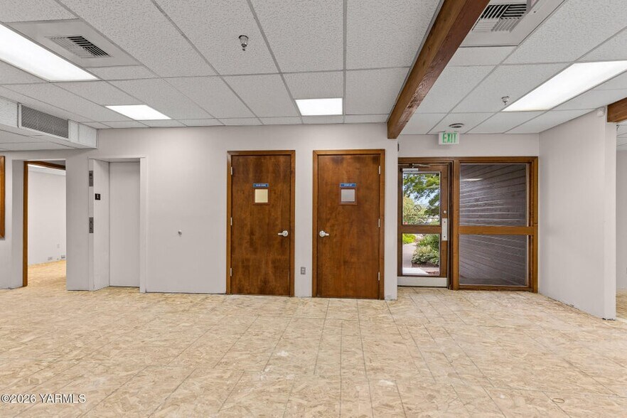 More Photos Of 303 S 12th Ave, Yakima Medical For Sale