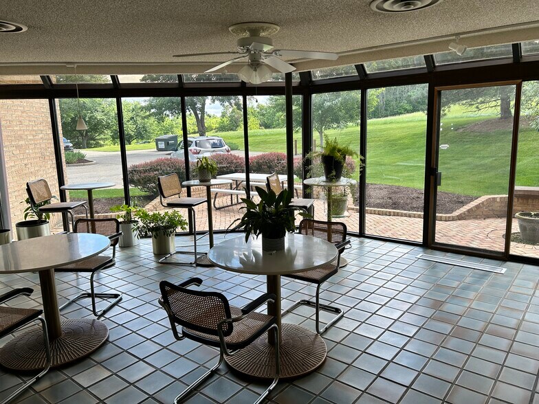 More Photos Of 5771 Mayfair Rd, North Canton Office Residential For Lease