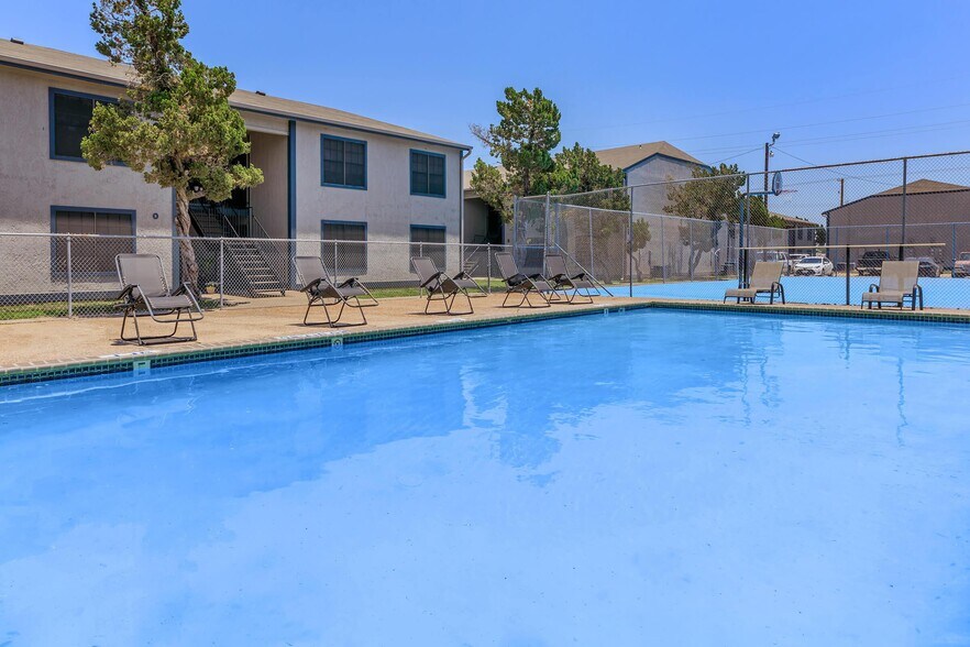 More Photos Of 110 S Stadium Rd, Alice Apartments For Sale