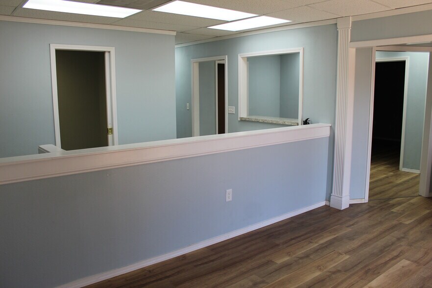 More Photos Of 310 N 13th St, Rogers Storefront Retail Office For Sale