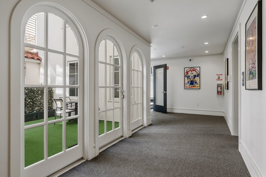 More Photos Of 320 Judah St, San Francisco Loft Creative Space For Lease