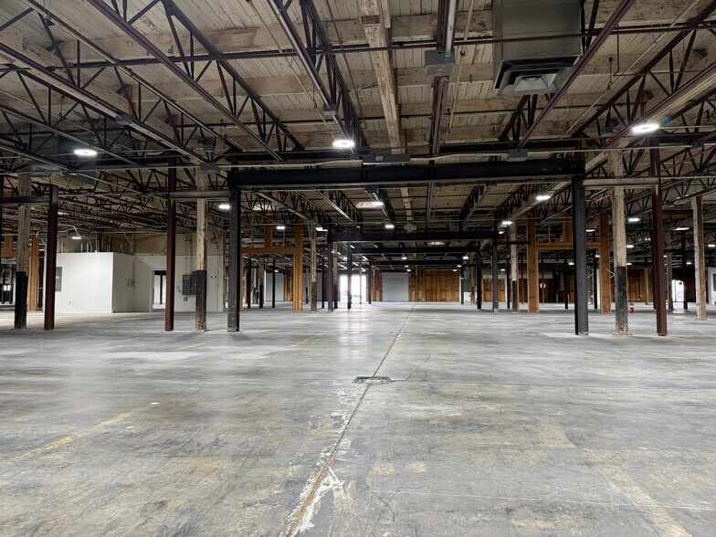 More Photos Of 1300 S Litchfield Rd, Goodyear Unknown For Lease