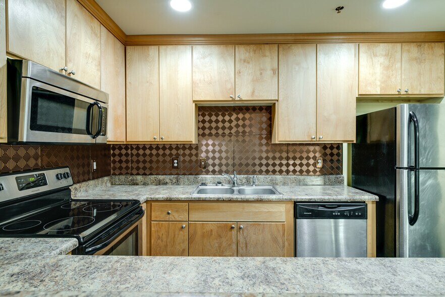 More Photos Of 712 Grove Ave, Petersburg Apartments For Sale