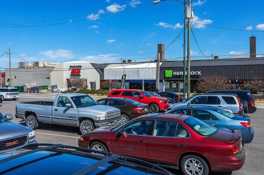 More Photos Of 3574-3760 Fort St, Lincoln Park Unknown For Lease