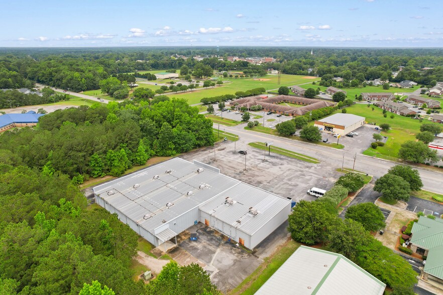 More Photos Of 480 Nelson Blvd, Kingstree Department Store For Sale