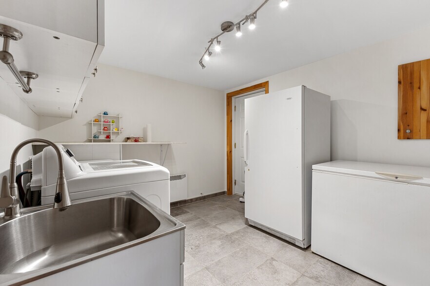 More Photos Of 57 Rue Allan, Brownsburg-chatham Apartments For Sale