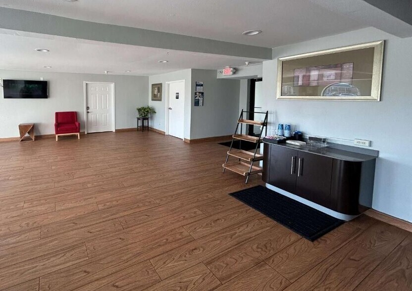 More Photos Of 125 Rushing Rd W, Denham Springs Hotel For Sale