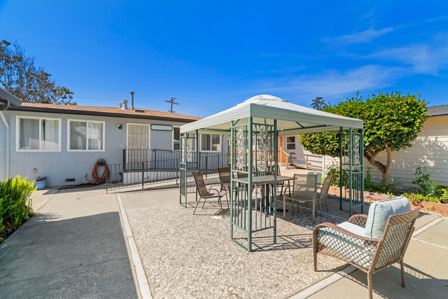 More Photos Of 22427 Montgomery St, Hayward Congregate Senior Housing For Sale