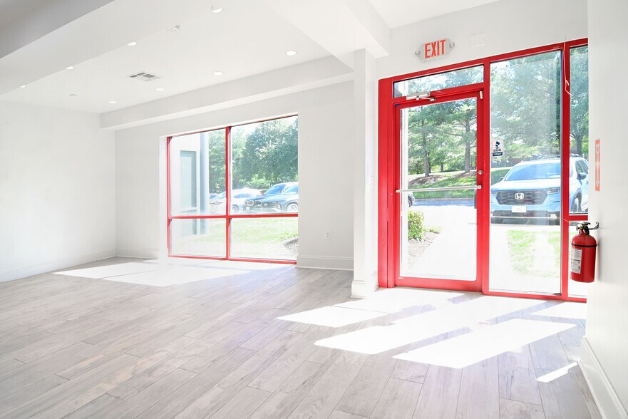 More Photos Of 44632 Guilford Dr, Ashburn Flex For Lease
