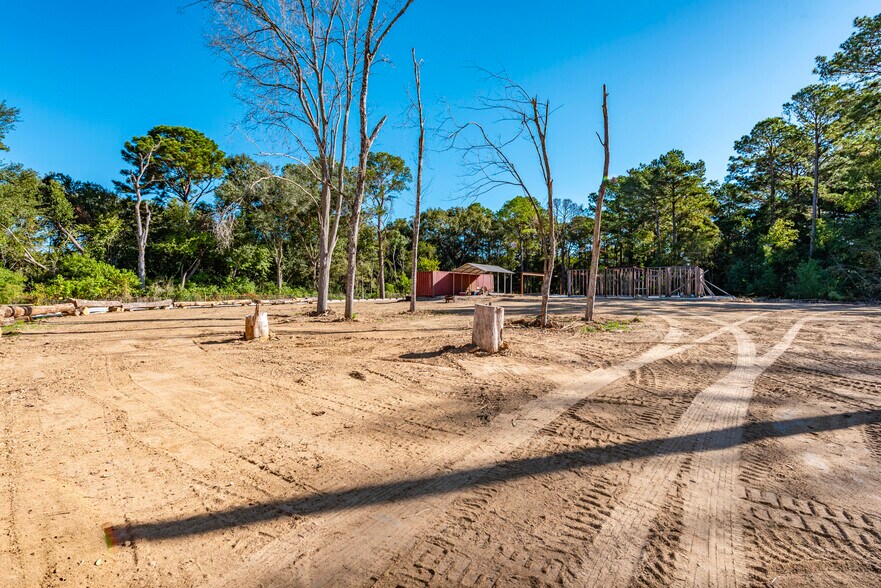 More Photos Of 225 Foster Street, Alvin Land For Sale