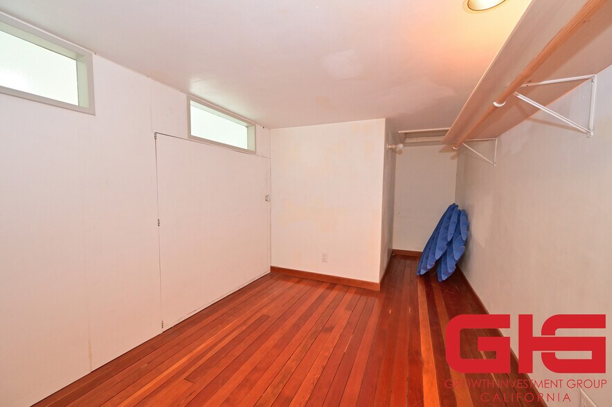 More Photos Of 88 N Hill Ave, Pasadena Storefront For Sale