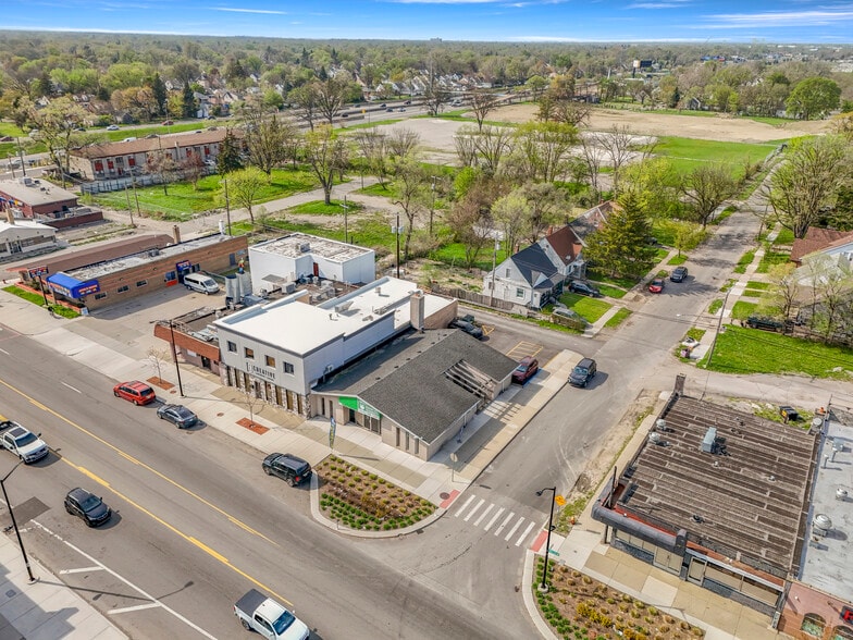 More Photos Of 17600 W Warren Ave, Detroit Office For Lease