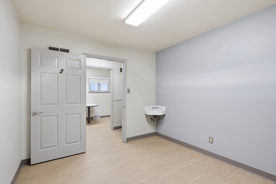 More Photos Of 222 Gibbsboro Rd, Clementon Office For Sale