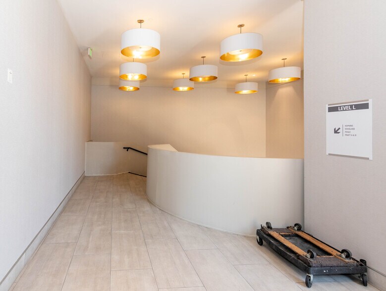 More Photos Of 101 W Fayette St, Baltimore Apartments For Sale