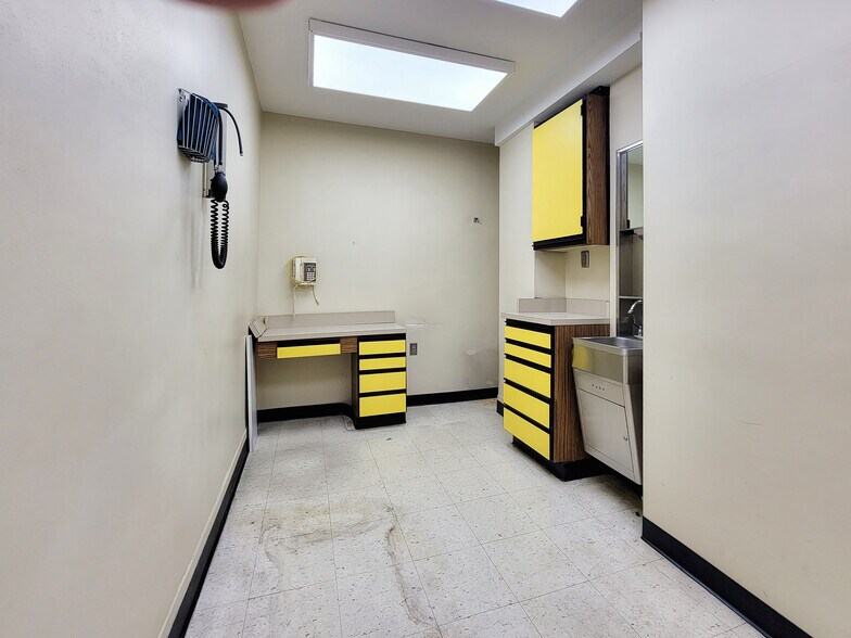 More Photos Of 340 E 72nd St, New York Apartments For Sale