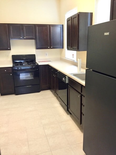 More Photos Of 5011 Roland Ave, Baltimore Apartments For Sale