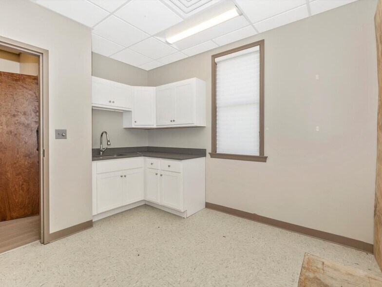More Photos Of 100 S Main St, Smithsburg Bank For Sale