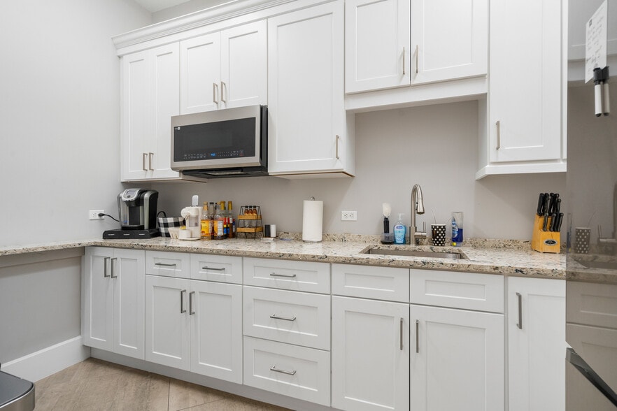 More Photos Of 2651 20th St, Vero Beach Medical For Sale