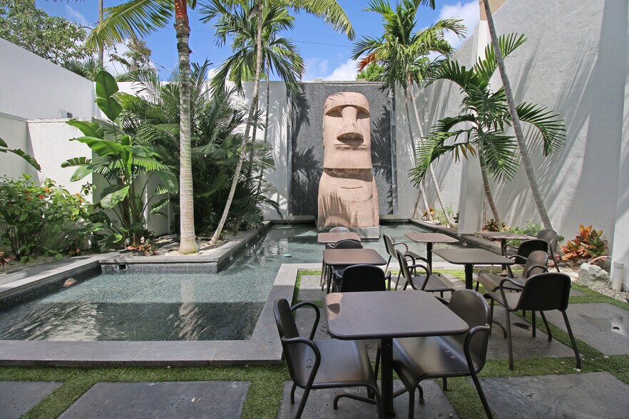 More Photos Of 1542 Washington Ave, Miami Beach Restaurant For Sale