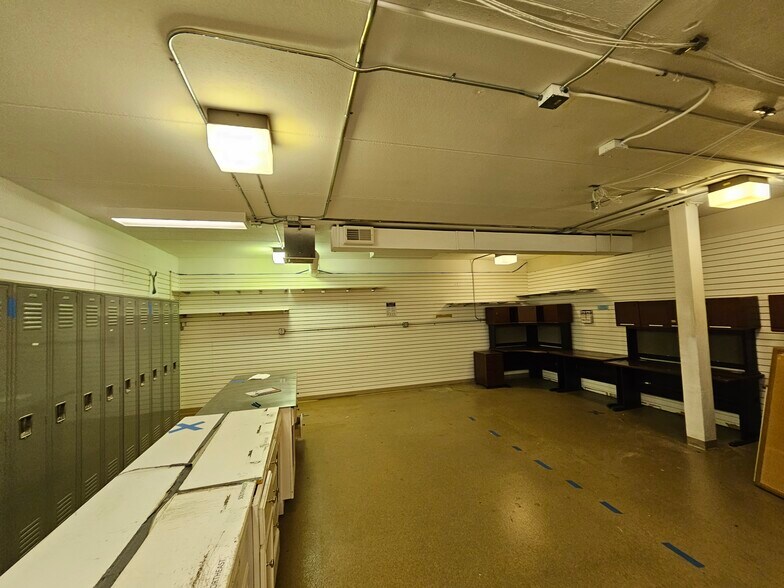 More Photos Of 10233 W Greenfield Ave, West Allis Medical For Lease