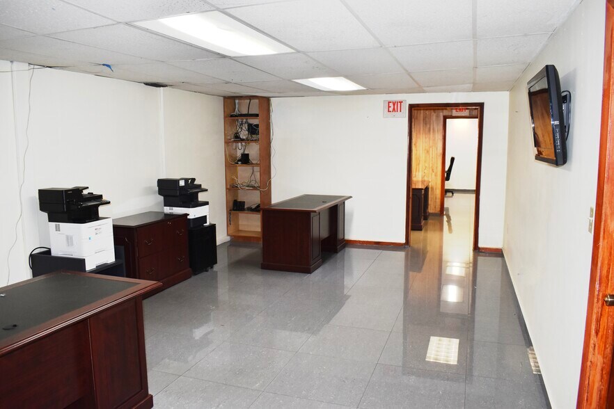 More Photos Of 7200-7360 NW 56th St, Miami Warehouse For Lease