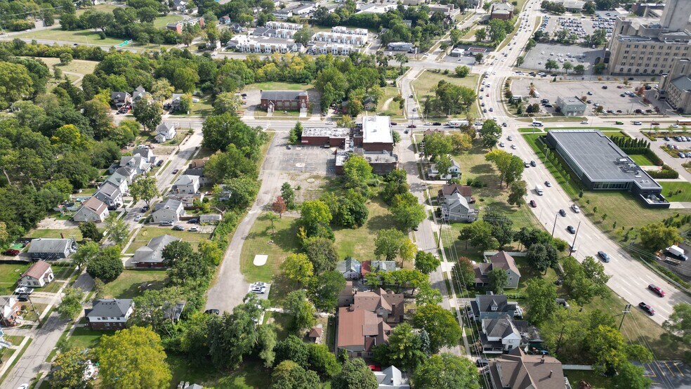 More Photos Of 131 University Dr, Pontiac Health Club For Sale