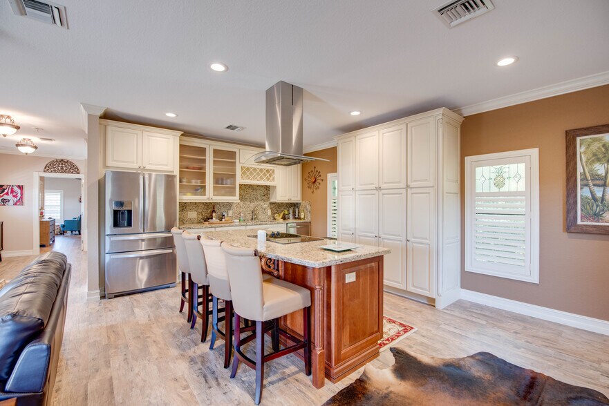 More Photos Of 87847 Overseas Hwy, Islamorada Medical For Sale