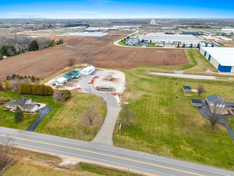 More Photos Of 5814 Calumet Ave, Manitowoc General Retail For Sale