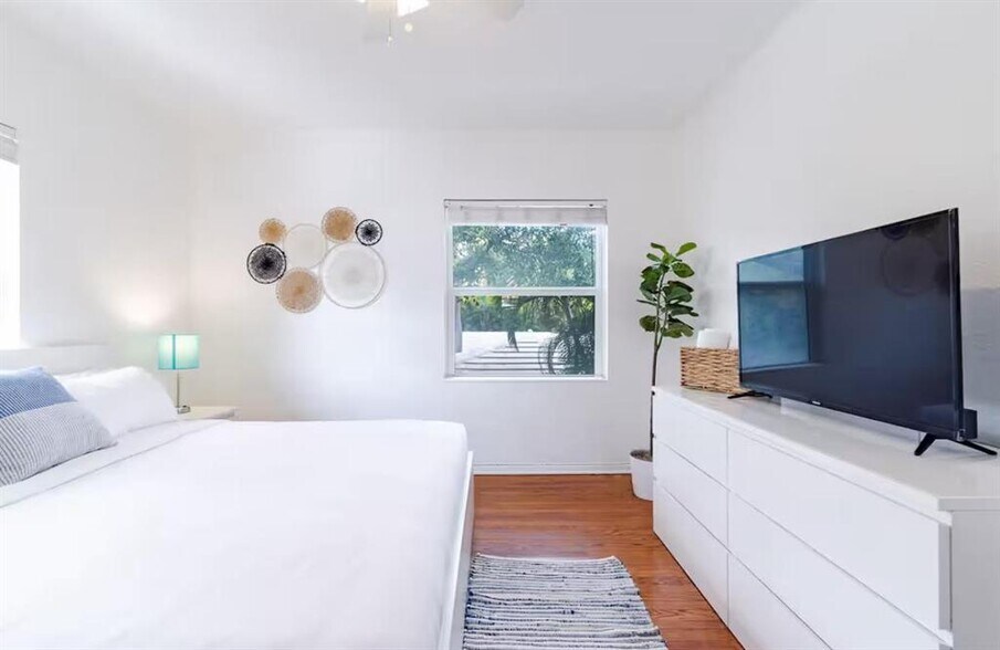 More Photos Of 2617 NE 13th Ct, Fort Lauderdale Apartments For Sale