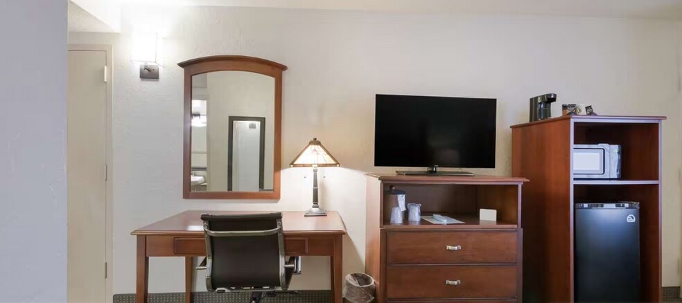 More Photos Of 1125 E Gore Blvd, Lawton Hotel For Sale