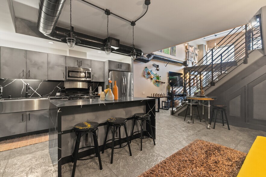 More Photos Of 302-390 11th Ave, San Diego Apartments For Sale