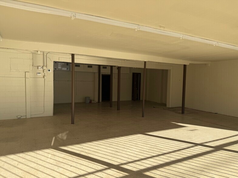More Photos Of 1006-1012 N Sylvania Ave, Fort Worth Storefront For Lease