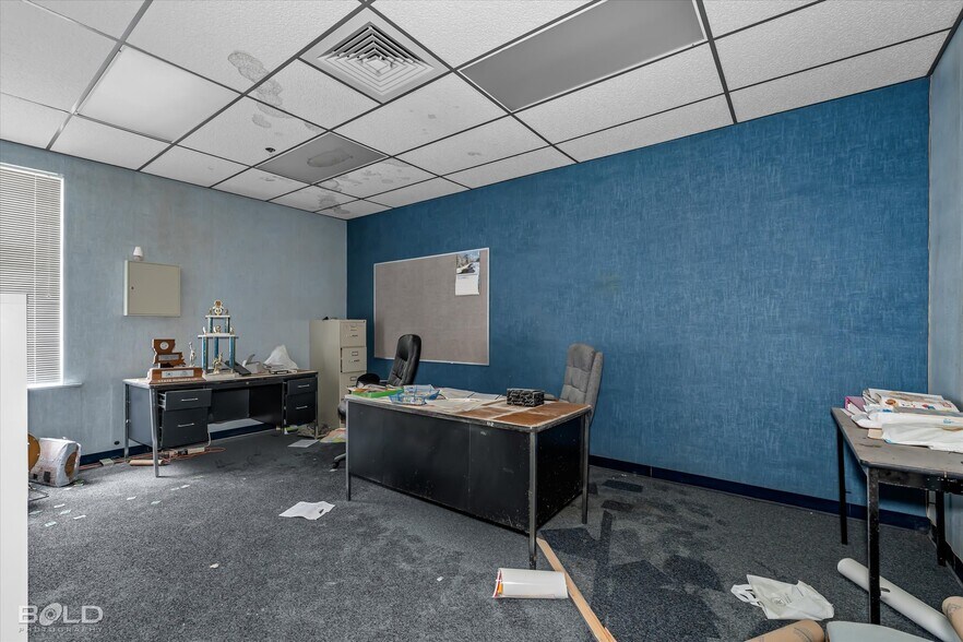 More Photos Of 200 All Saints Rd, Pelican Schools For Sale