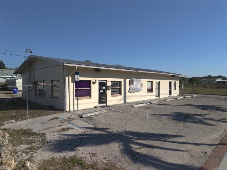Primary Photo Of 10401 W Terry St, Bonita Springs Restaurant For Sale