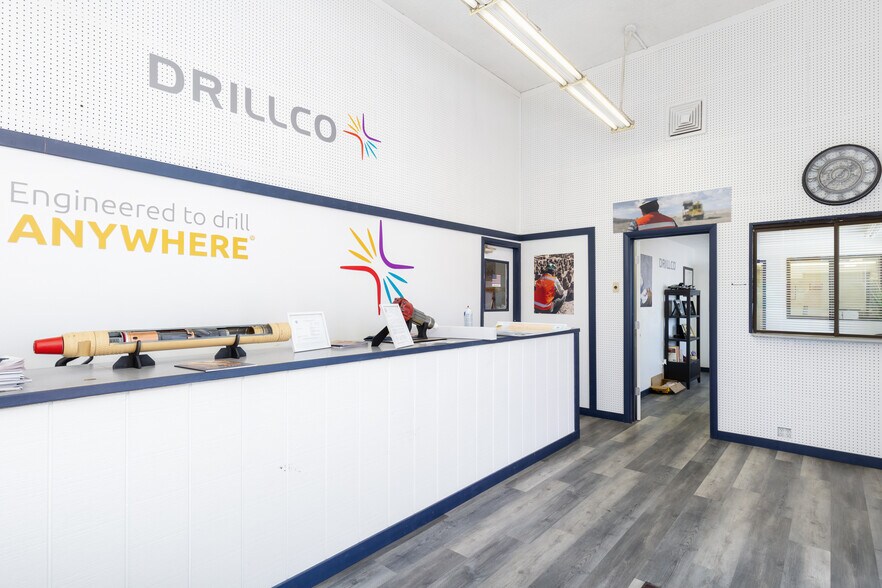 More Photos Of 450 S 4th St, Elko Warehouse For Lease