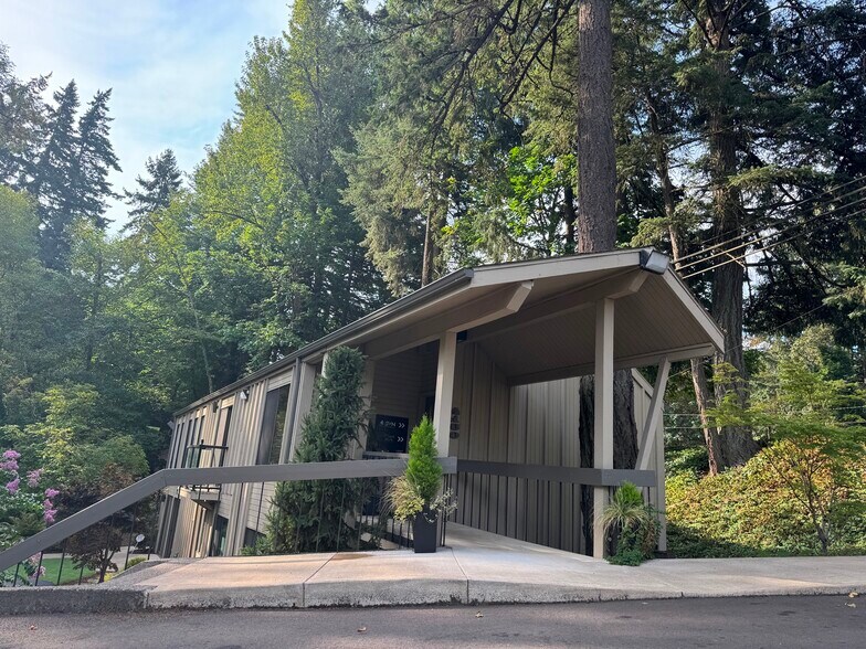 More Photos Of 4160 Commercial St SE, Salem Office For Lease