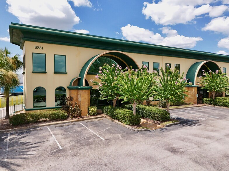 More Photos Of 6881 Kingspointe Pky, Orlando Business Park For Sale