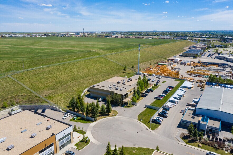 More Photos Of 2875 107th Ave SE, Calgary Light Distribution For Sale