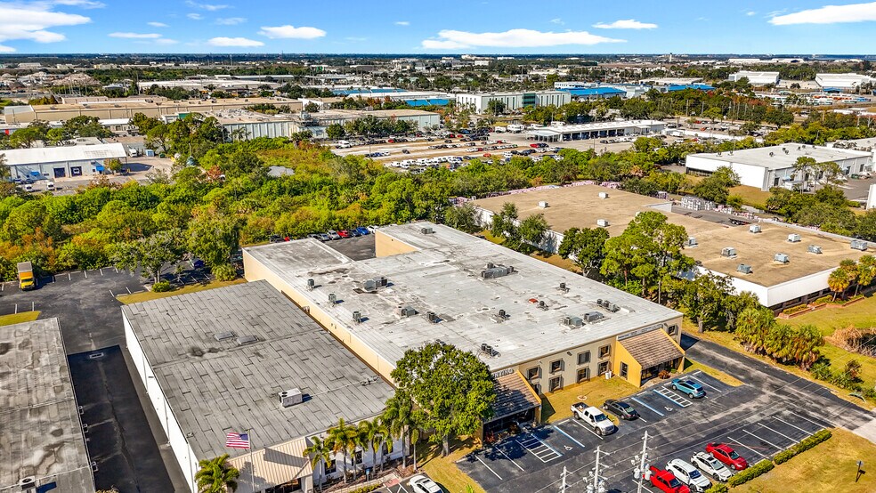 More Photos Of 12150 N 28th St, Saint Petersburg Warehouse For Lease