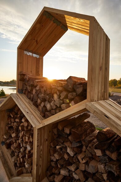 More Photos Of 1583 Spring Bay Rd, Spring Bay Hotel For Sale