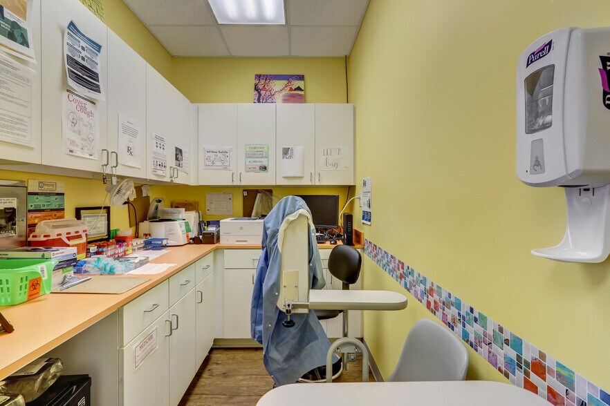More Photos Of 118 S Scales St, Reidsville Medical For Sale