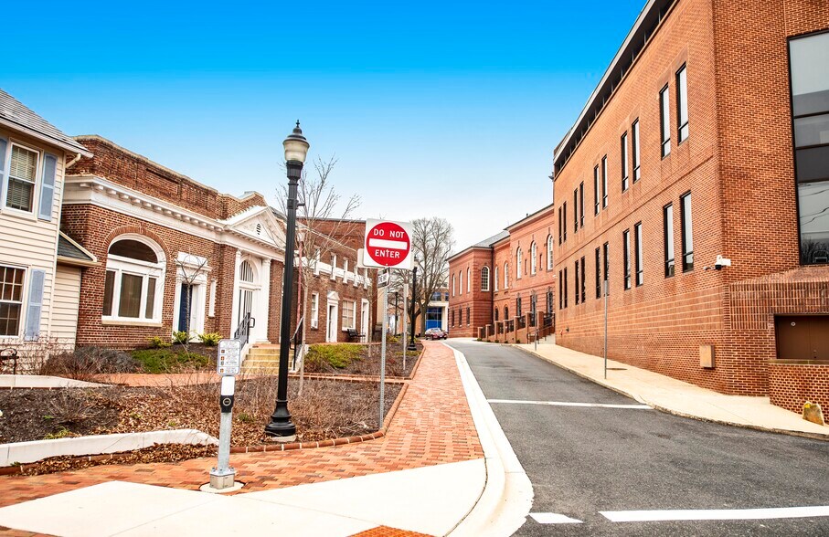 More Photos Of 26 Office St, Bel Air Office Residential For Lease