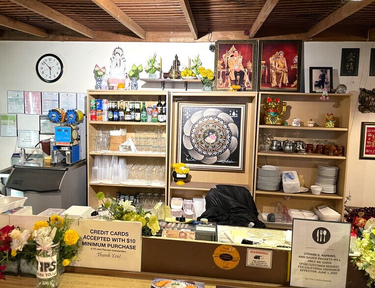 More Photos Of 7333 Reseda Blvd, Reseda Restaurant For Sale