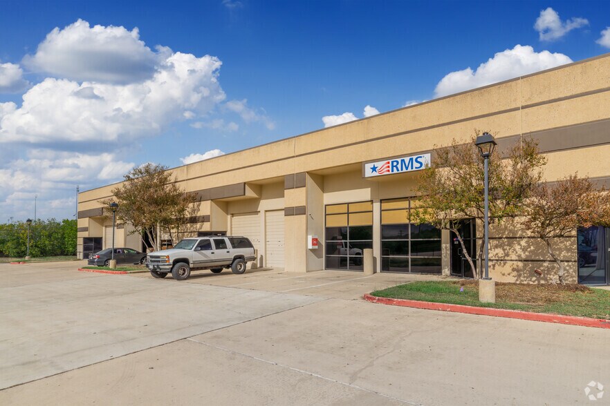 More Photos Of 6850-6862 Alamo Downs Pky, San Antonio Unknown For Lease