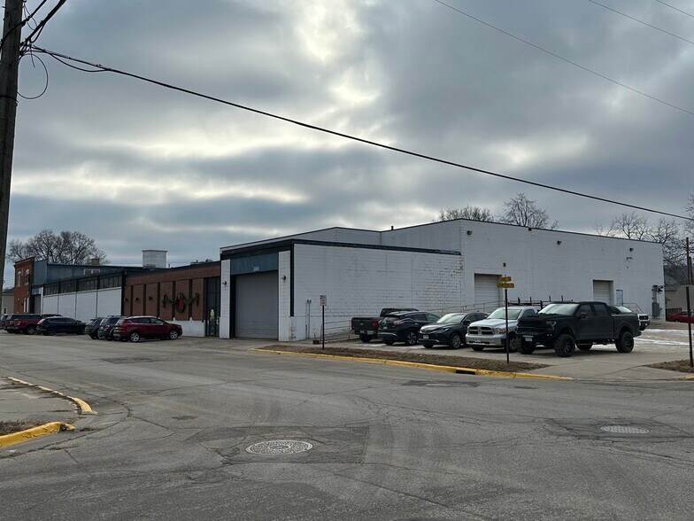 More Photos Of 471 W 3rd St, Winona Warehouse For Lease