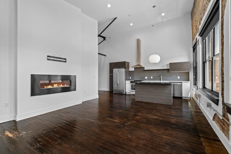 More Photos Of 124 S Joplin Ave, Joplin Warehouse For Sale