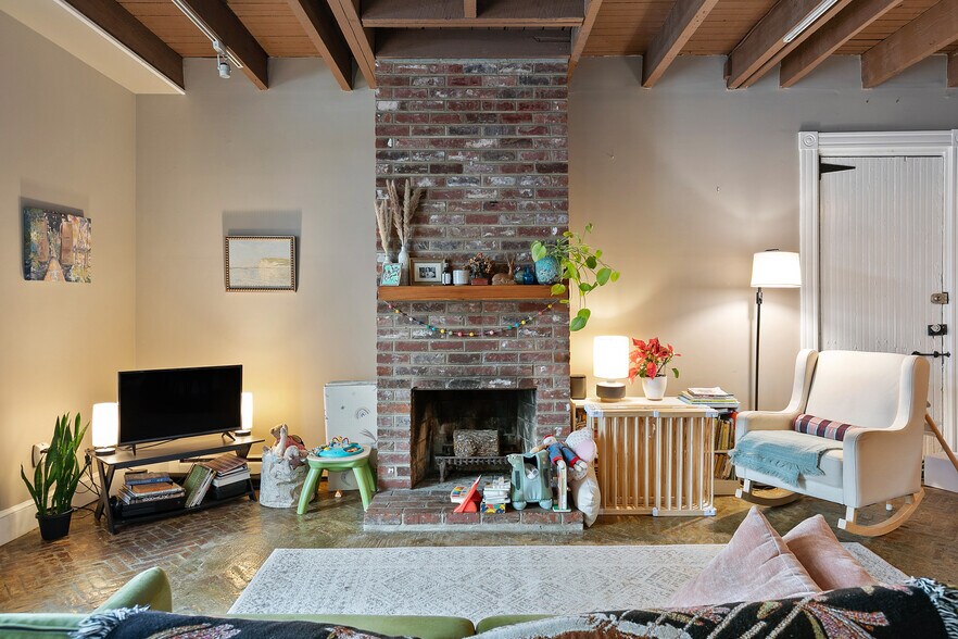 More Photos Of 2200 E Grace St, Richmond Apartments For Sale