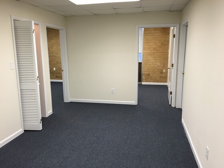 More Photos Of 337 S Milledge Ave, Athens Office For Sale