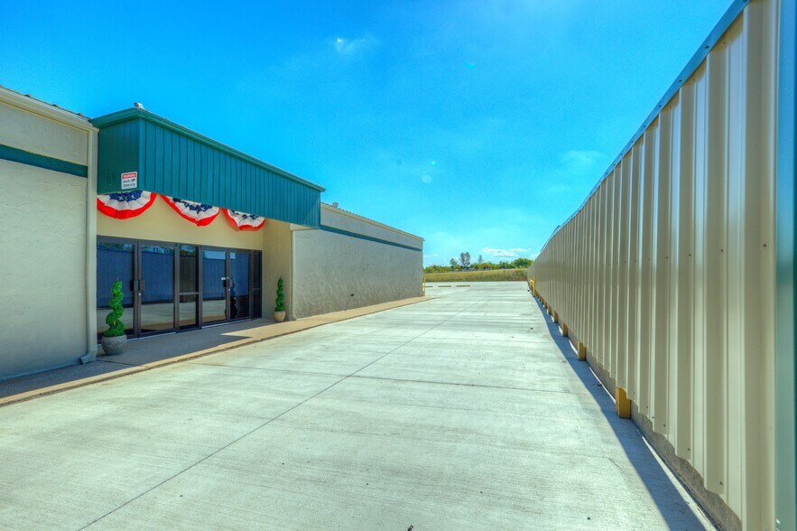 More Photos Of 1109 E Memphis St, Broken Arrow Religious Facility For Lease